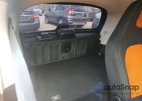 2016 Smart Fortwo z USA, uszkodzony, nr VIN WMEFJ5DA8GK047400